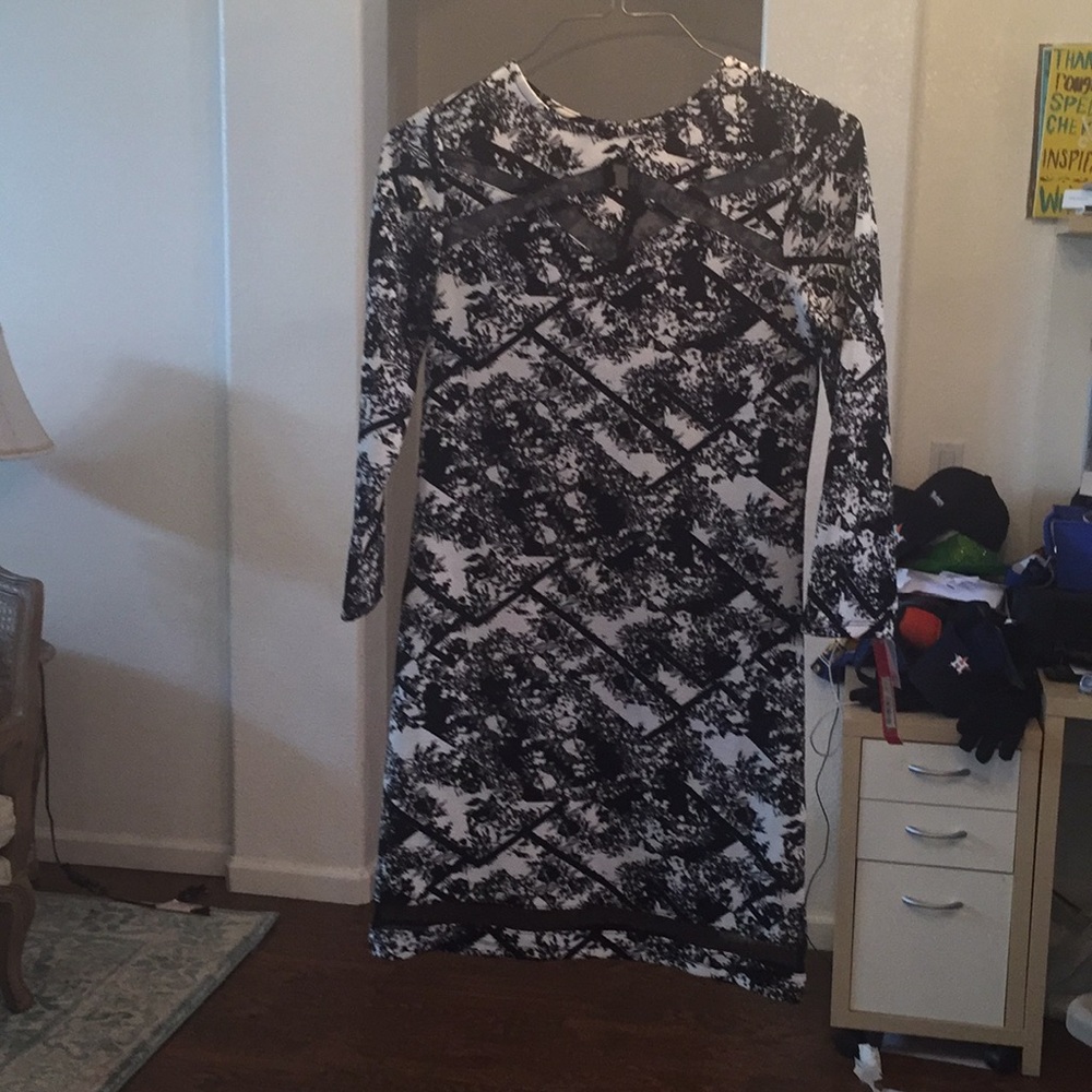Timeless floral bodycon dress